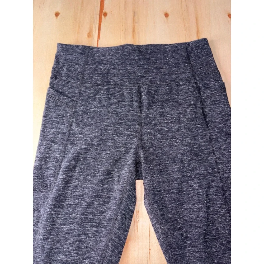 Athletic Works Womens Gray Space Dye Capri Leggings with Pockets Small 4-6